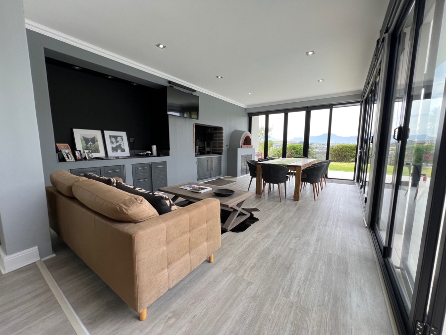 4 Bedroom Property for Sale in Oubaai Western Cape